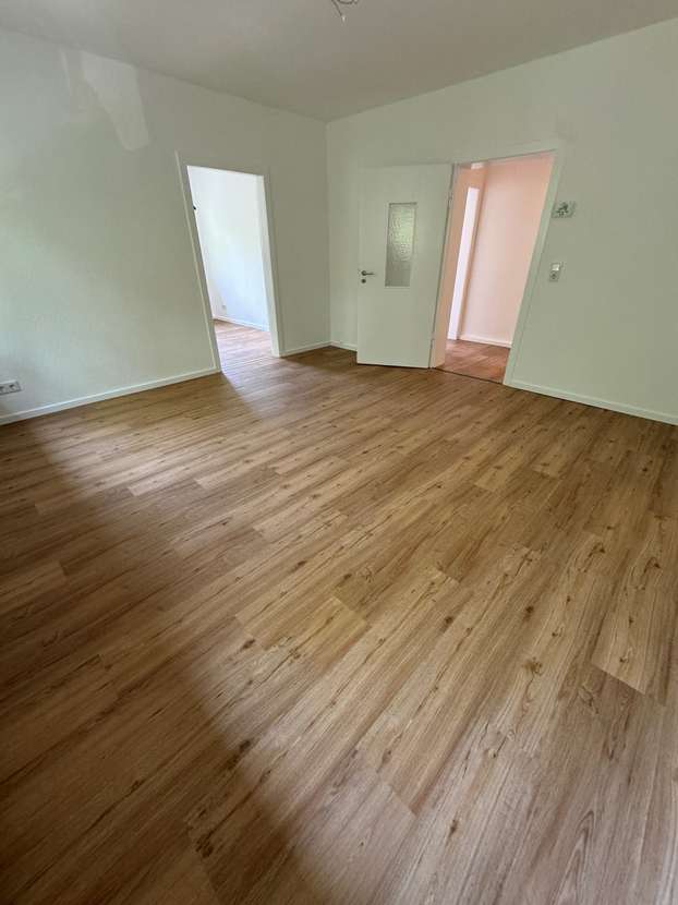 NEU RENOVIERTE 3 RAUM WOHNUNG high quality 73 m²